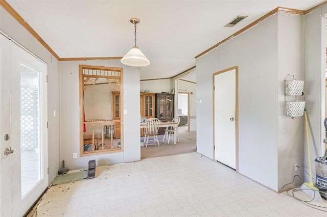 18 County Road 2236, Cleveland, TX 77327