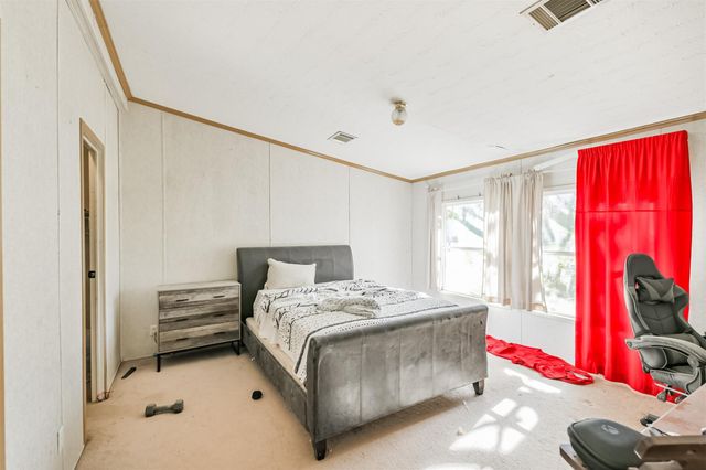 18 County Road 2236, Cleveland, TX 77327