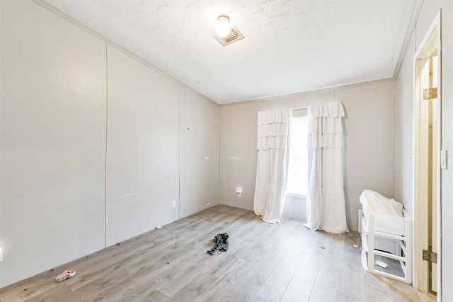 18 County Road 2236, Cleveland, TX 77327