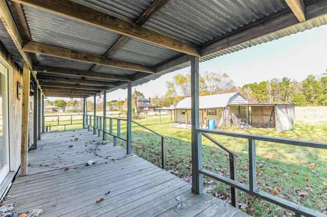 18 County Road 2236, Cleveland, TX 77327