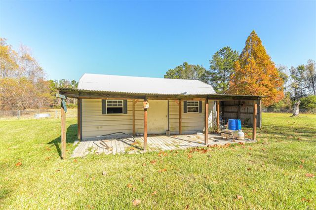 18 County Road 2236, Cleveland, TX 77327