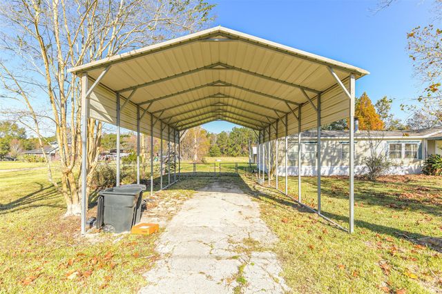 18 County Road 2236, Cleveland, TX 77327