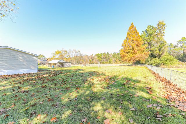 18 County Road 2236, Cleveland, TX 77327