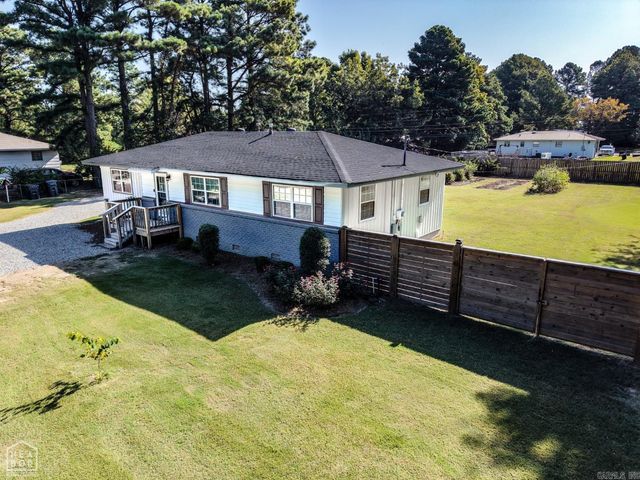 215 Woody Lane, Jonesboro, AR 72401