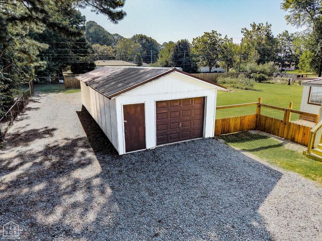 215 Woody Lane, Jonesboro, AR 72401