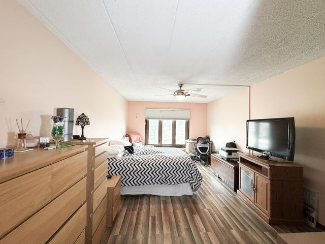 1660 E Thacker Street 1D, Des Plaines, IL 60016