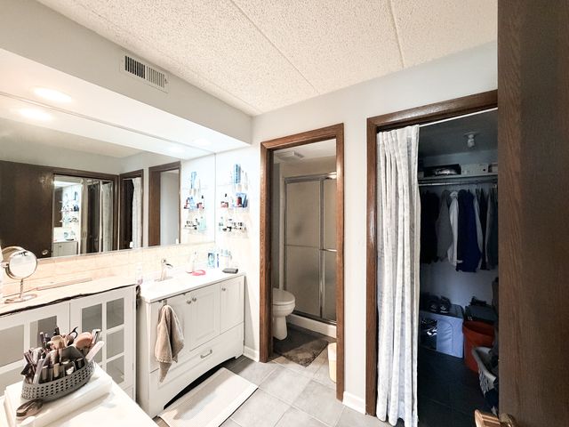 1660 E Thacker Street 1D, Des Plaines, IL 60016