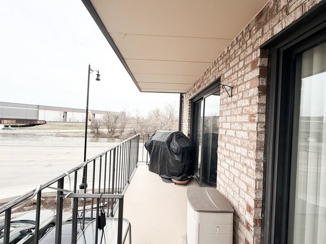 1660 E Thacker Street 1D, Des Plaines, IL 60016