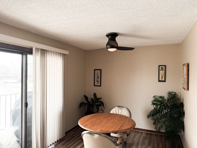 1660 E Thacker Street 1D, Des Plaines, IL 60016