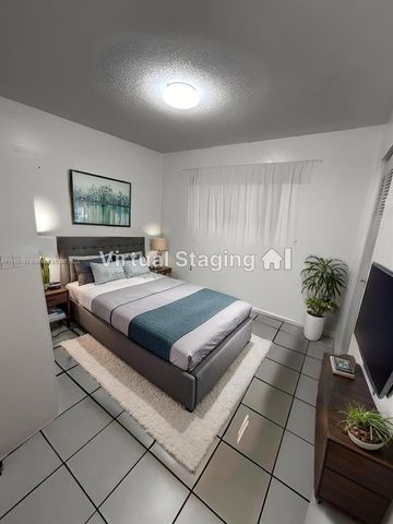 8945 NW 114th St, Hialeah Gardens, FL 33018