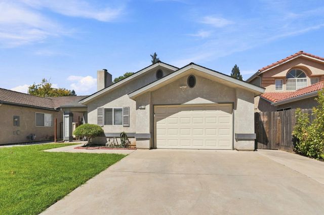 9673 N Sharon Avenue, Fresno, CA 93720