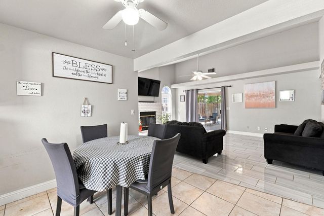 9673 N Sharon Avenue, Fresno, CA 93720