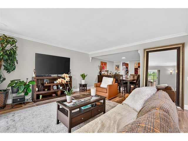 8135 E Phillips Cir, Centennial, CO 80112