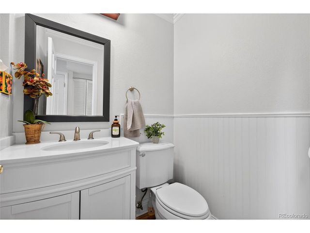 8135 E Phillips Cir, Centennial, CO 80112