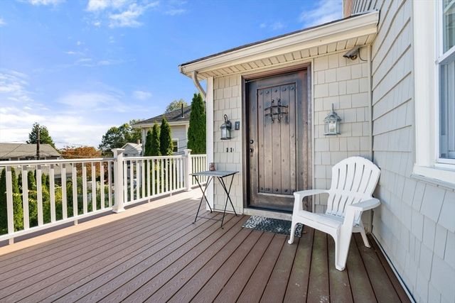 76 Taft Ave 1, Newton, MA 02465