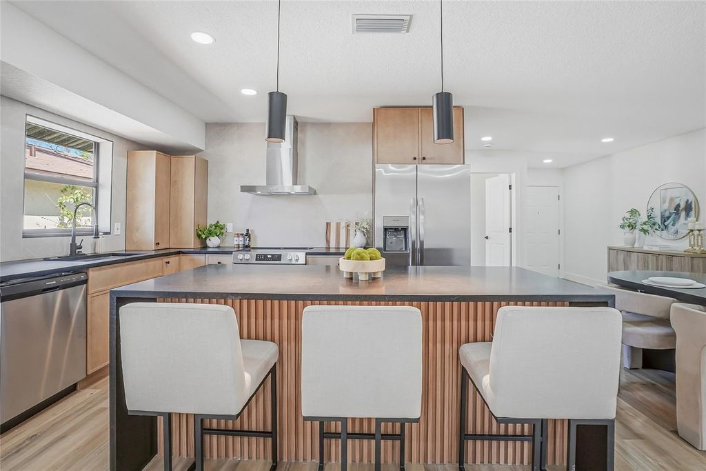 Image 14 of property listing at 4024 BELL AVENUE, Sarasota, FL 34231