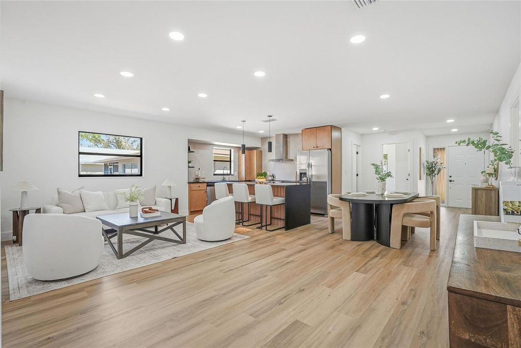 Image 16 of property listing at 4024 BELL AVENUE, Sarasota, FL 34231