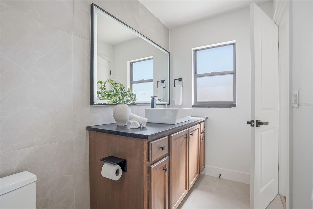 Image 26 of property listing at 4024 BELL AVENUE, Sarasota, FL 34231