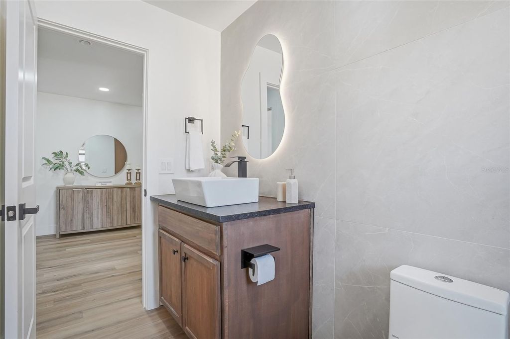 Image 30 of property listing at 4024 BELL AVENUE, Sarasota, FL 34231