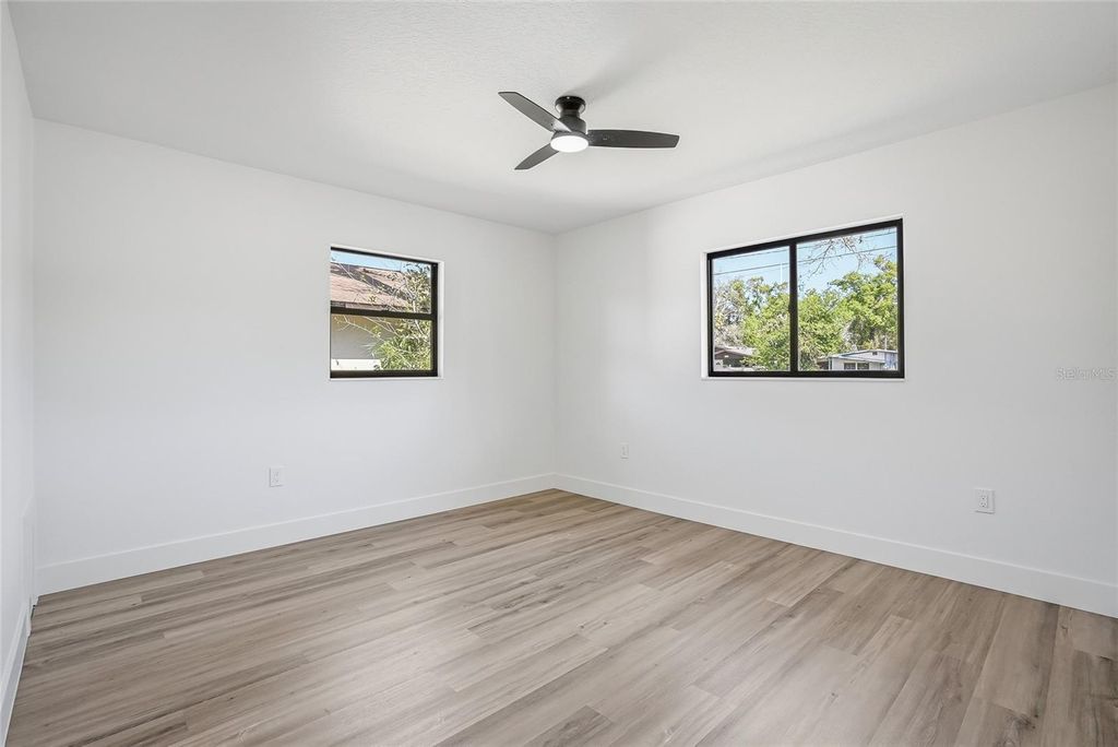 Image 31 of property listing at 4024 BELL AVENUE, Sarasota, FL 34231