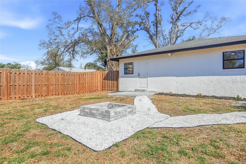 Image 36 of property listing at 4024 BELL AVENUE, Sarasota, FL 34231