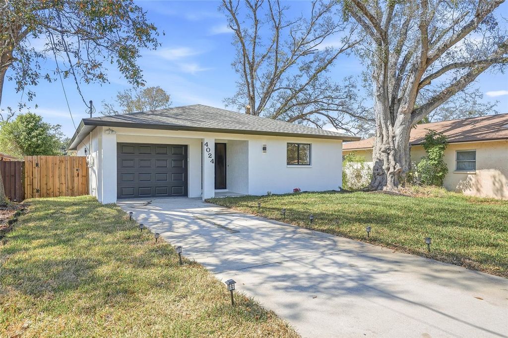 Image 38 of property listing at 4024 BELL AVENUE, Sarasota, FL 34231