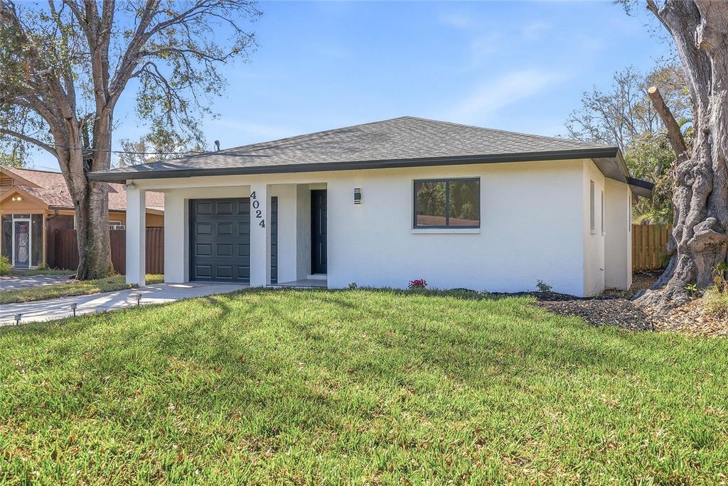 Image 39 of property listing at 4024 BELL AVENUE, Sarasota, FL 34231