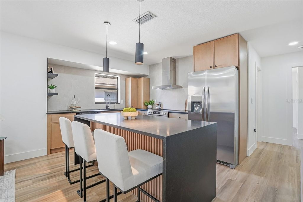 Image 5 of property listing at 4024 BELL AVENUE, Sarasota, FL 34231