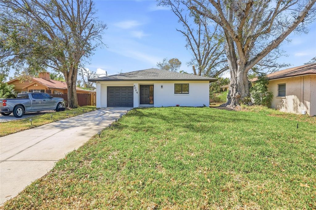 Image 41 of property listing at 4024 BELL AVENUE, Sarasota, FL 34231