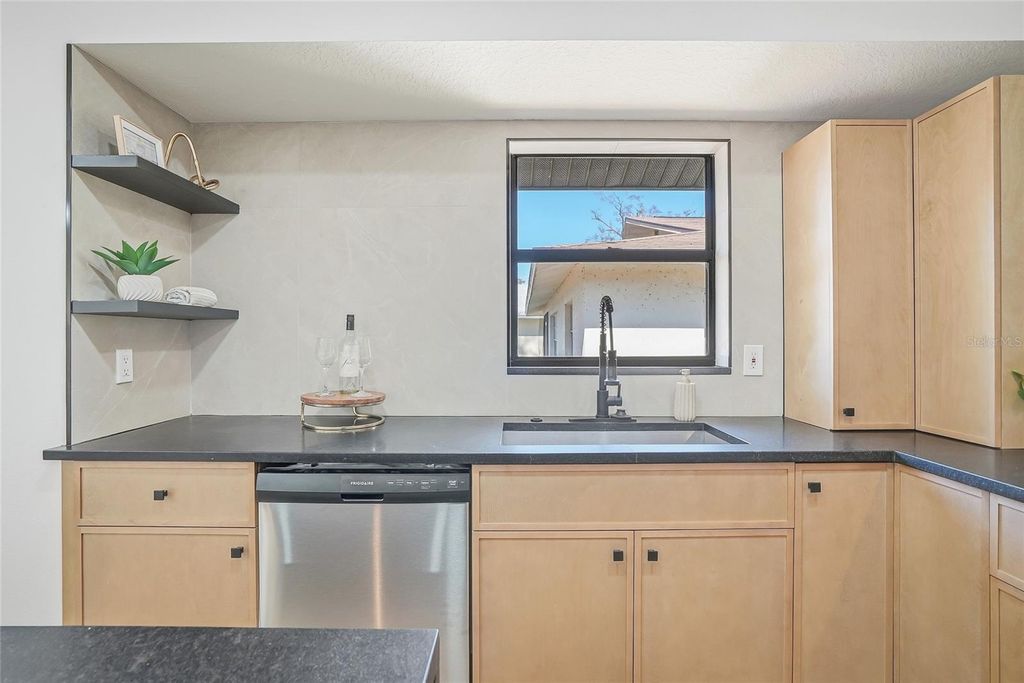 Image 9 of property listing at 4024 BELL AVENUE, Sarasota, FL 34231