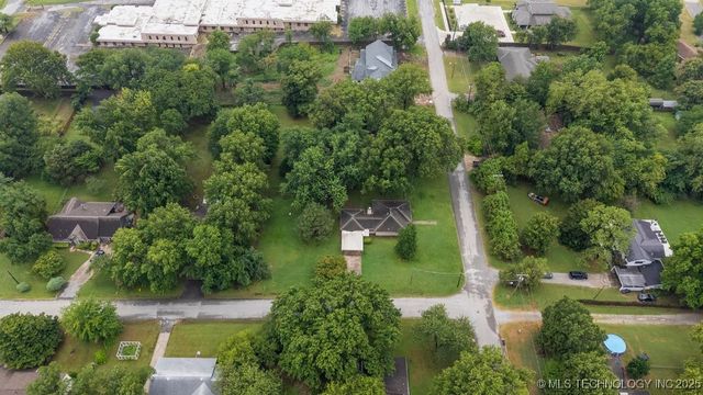 000 E 49th Street, Tulsa, OK 74105