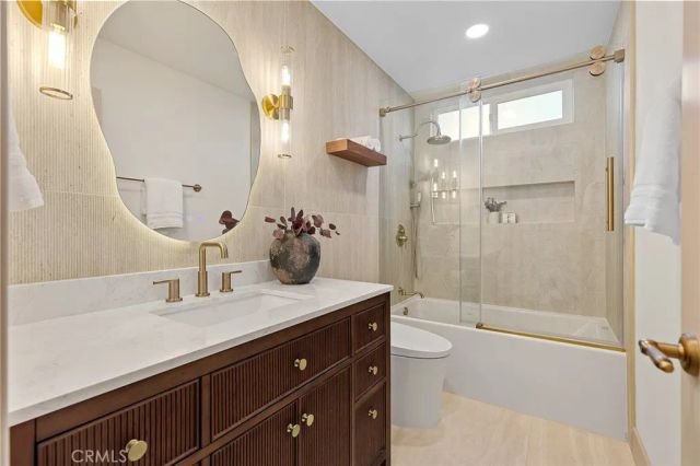 418 W Carol, Santa Ana, CA 92707