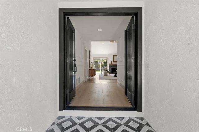 418 W Carol, Santa Ana, CA 92707