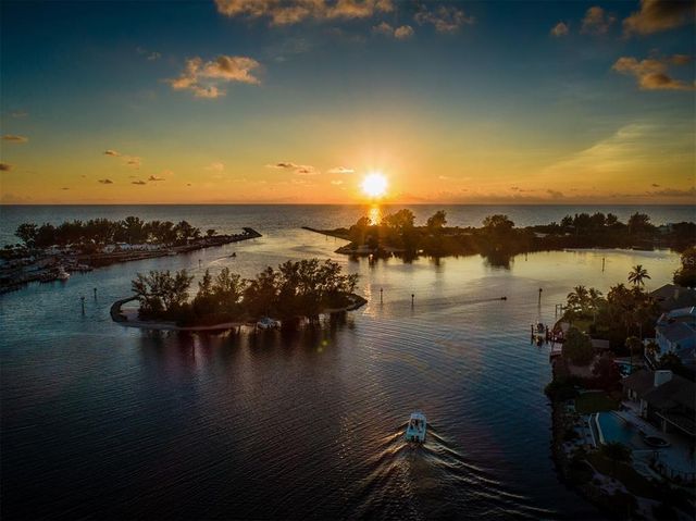 533 PARKDALE MEWS 533, Venice, FL 34285