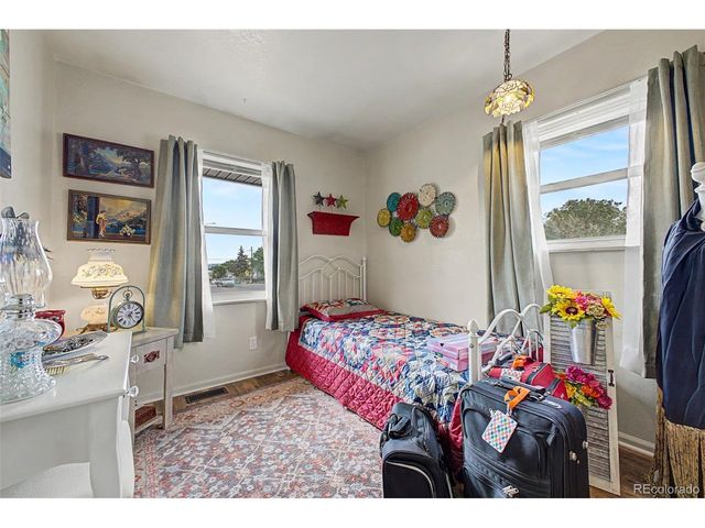 381 El Paso Ct, Denver, CO 80221
