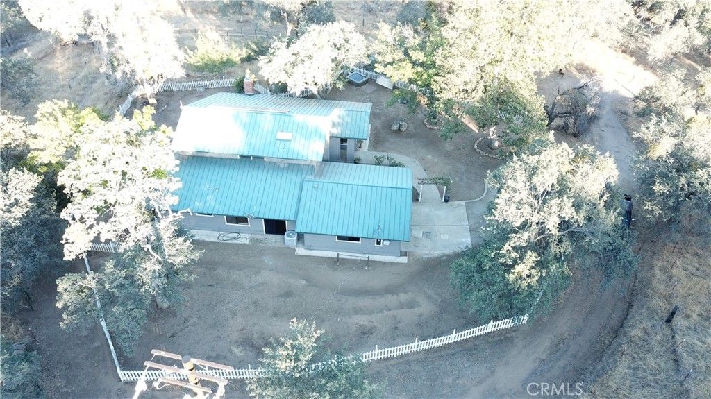 Image 45 of property listing at 29642 Hart Oaks Drive, Keene, CA 93531
