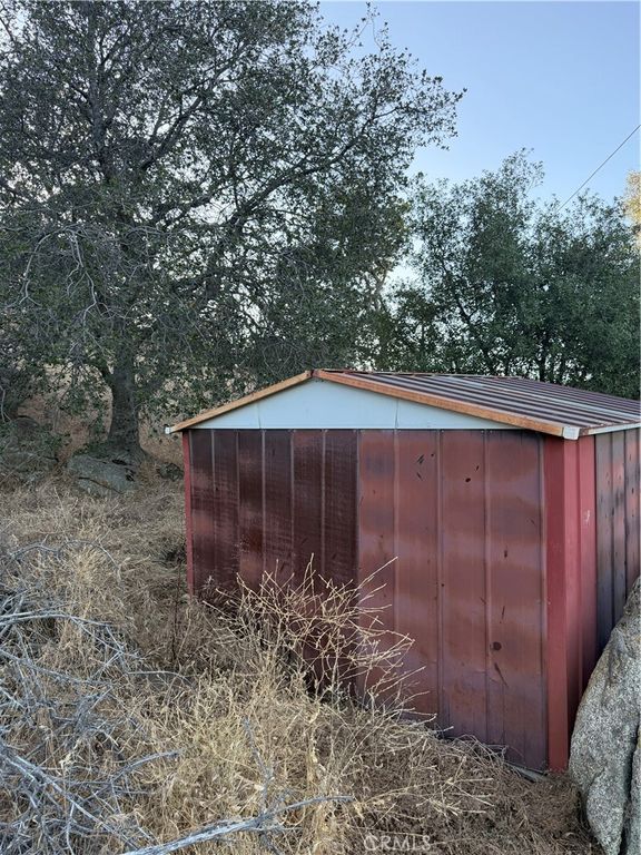 Image 48 of property listing at 29642 Hart Oaks Drive, Keene, CA 93531
