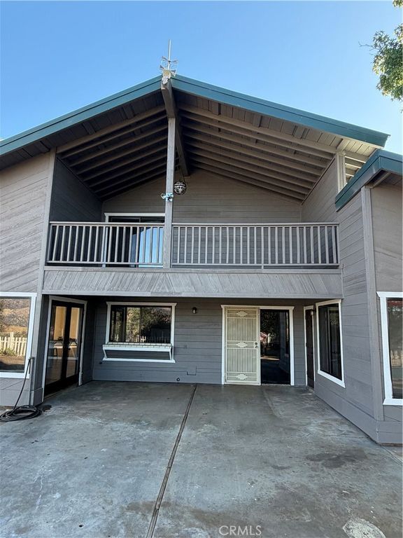 Image 7 of property listing at 29642 Hart Oaks Drive, Keene, CA 93531