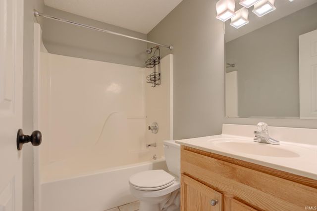 3305 N Stockwell Road, Evansville, IN 47715