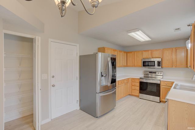 3305 N Stockwell Road, Evansville, IN 47715