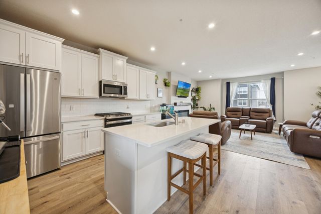 13485 Territorial Circle N, Maple Grove, MN 55369