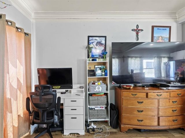 2245 W 27th Street, Los Angeles, CA 90018