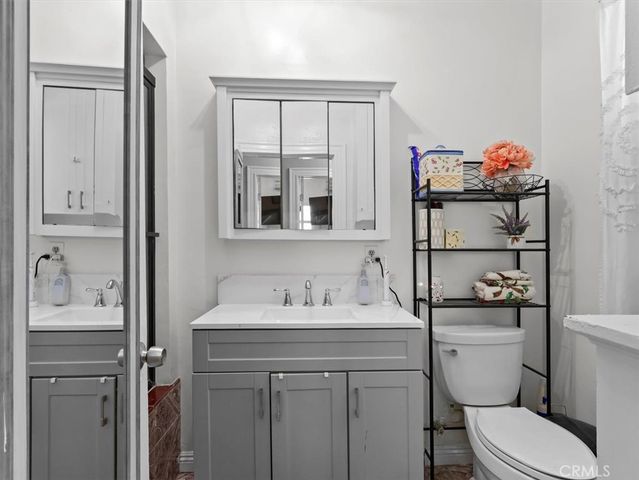 2245 W 27th Street, Los Angeles, CA 90018