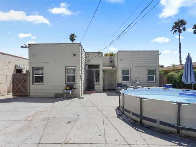 2245 W 27th Street, Los Angeles, CA 90018