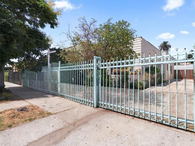 2245 W 27th Street, Los Angeles, CA 90018