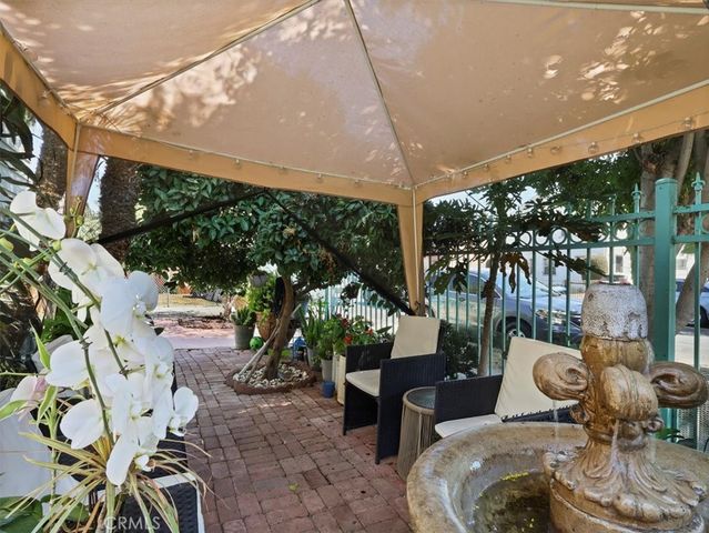 2245 W 27th Street, Los Angeles, CA 90018