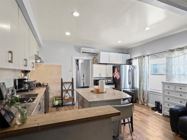 2245 W 27th Street, Los Angeles, CA 90018