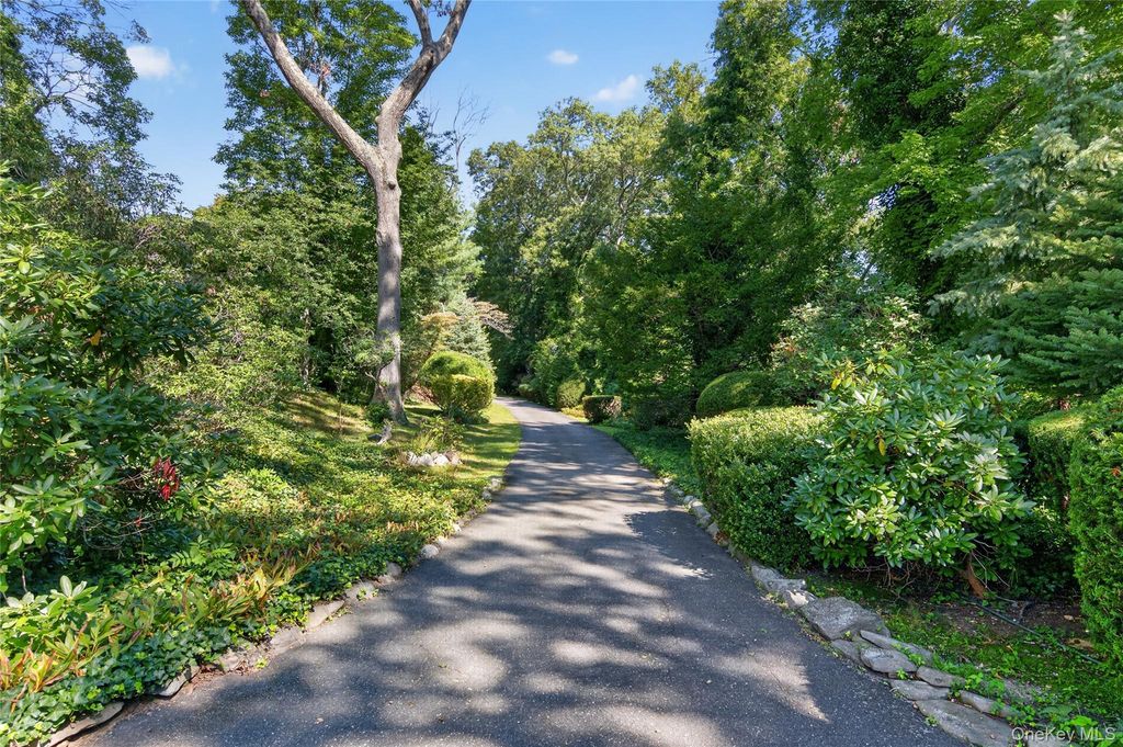 10 Holden Lane, Bayville, NY 11709 — photo 5