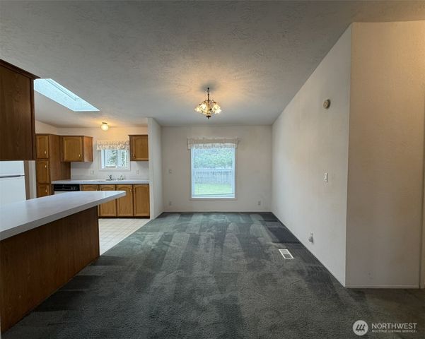 100 Leisure Drive, Aberdeen, WA 98520