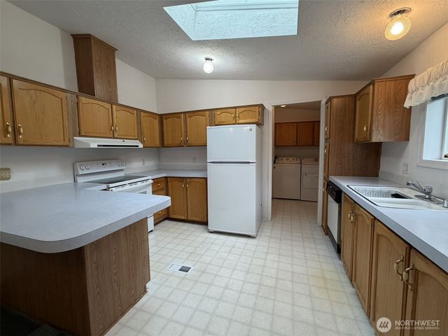 100 Leisure Drive, Aberdeen, WA 98520